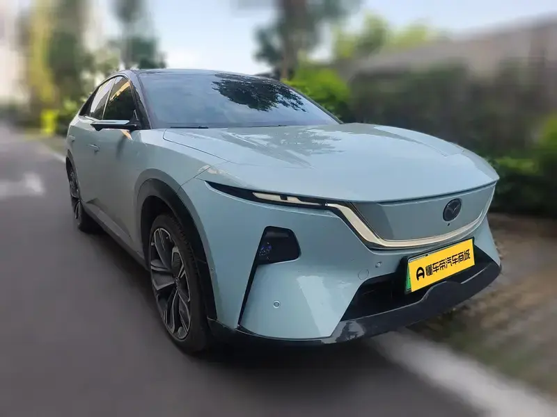 2025 Mazda EZ-60 с пробегом 12 400 км