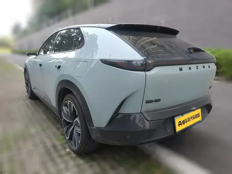2025 Mazda EZ-60 с пробегом 12 400 км