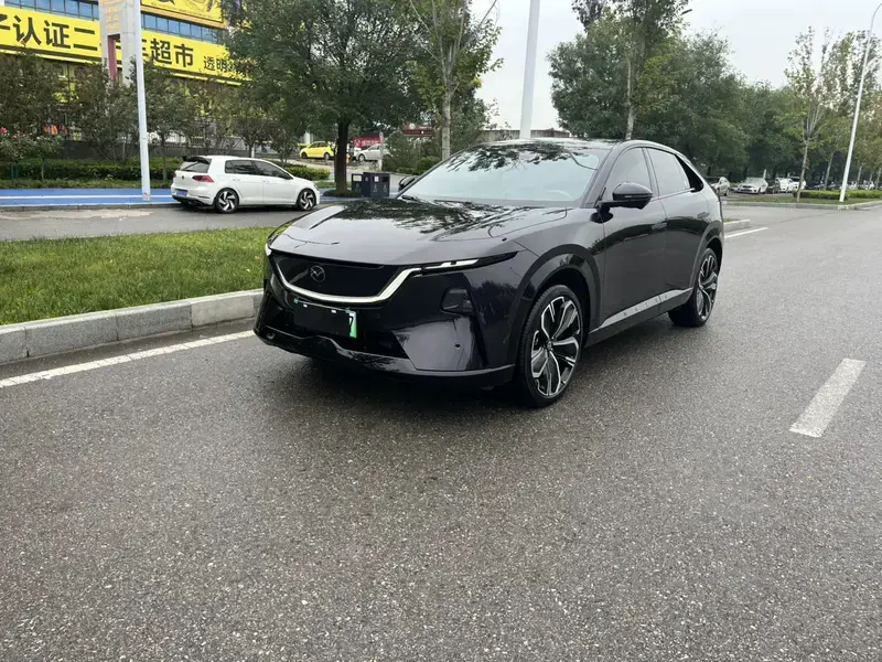2025 Mazda EZ-60 с пробегом 11 500 км