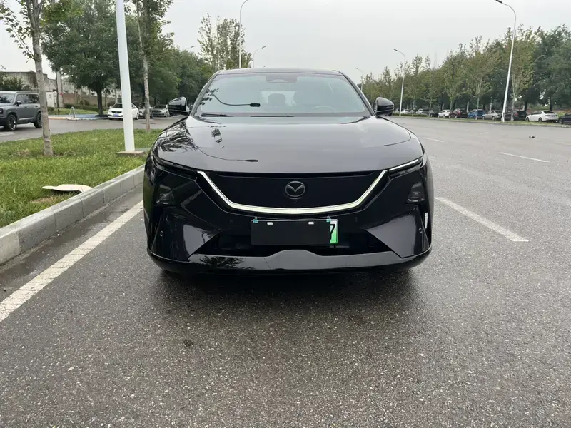 2025 Mazda EZ-60 с пробегом 11 500 км
