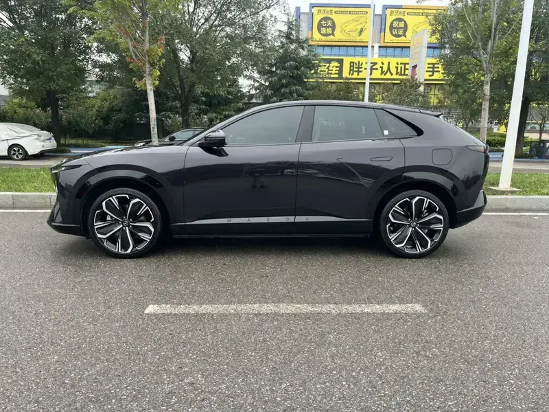2025 Mazda EZ-60 с пробегом 11 500 км