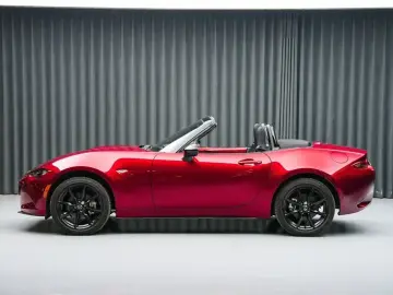 2023 Mazda MX-5 с пробегом 5 000 км