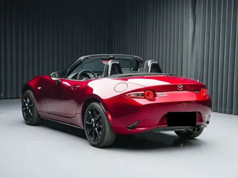 2023 Mazda MX-5 с пробегом 5 000 км