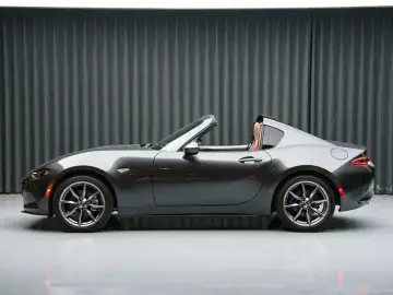 2023 Mazda MX-5 с пробегом 11 000 км