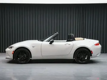 2025 Mazda MX-5 с пробегом 16 000 км