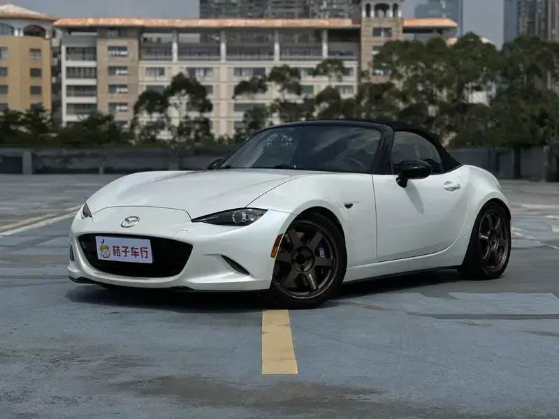 2023 Mazda MX-5 с пробегом 15 000 км