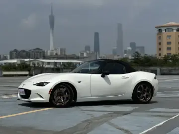 2023 Mazda MX-5 с пробегом 15 000 км