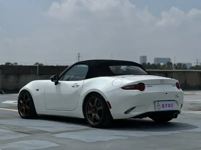 2023 Mazda MX-5 с пробегом 15 000 км