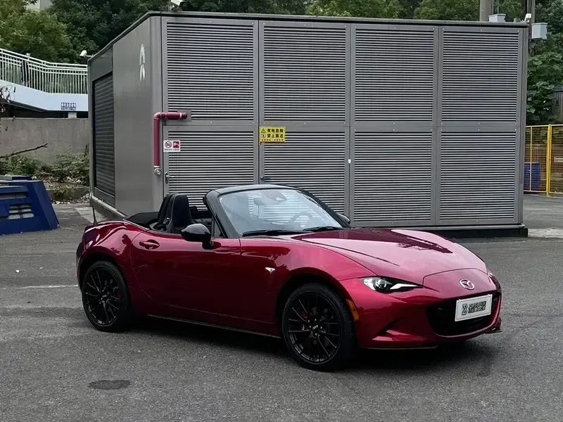 2025 Mazda MX-5 с пробегом 600 км