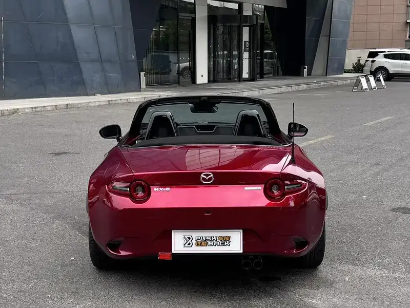 2025 Mazda MX-5 с пробегом 600 км