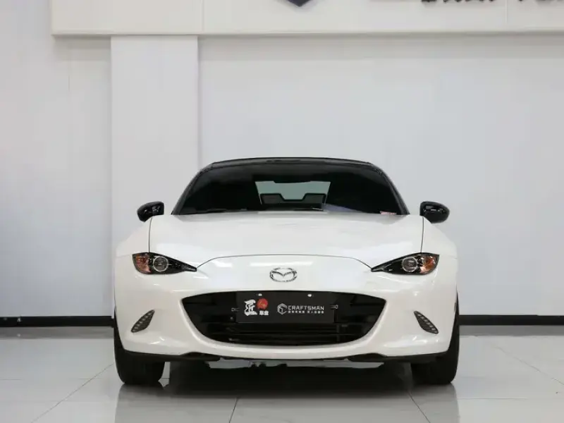 2023 Mazda MX-5 с пробегом 15 000 км