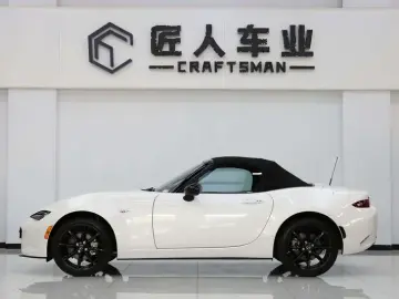 2023 Mazda MX-5 с пробегом 15 000 км