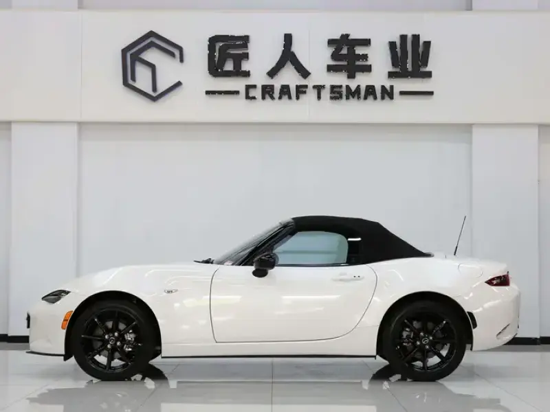2023 Mazda MX-5 с пробегом 15 000 км