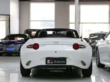 2023 Mazda MX-5 с пробегом 15 000 км