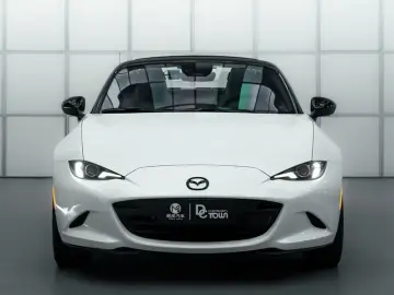 2025 Mazda MX-5 с пробегом 2 000 км