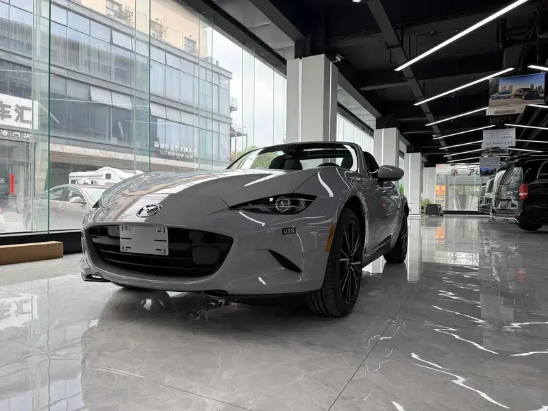 2025 Mazda MX-5 с пробегом 100 км
