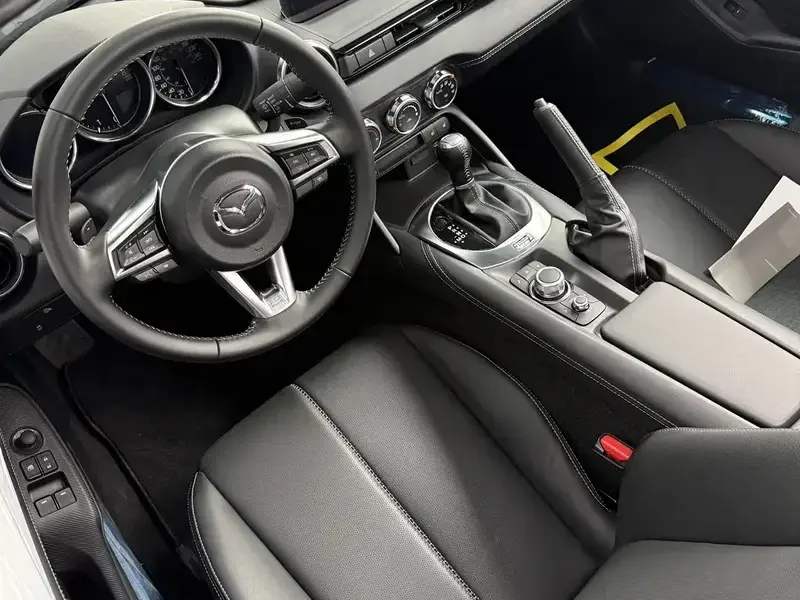 2025 Mazda MX-5 с пробегом 100 км