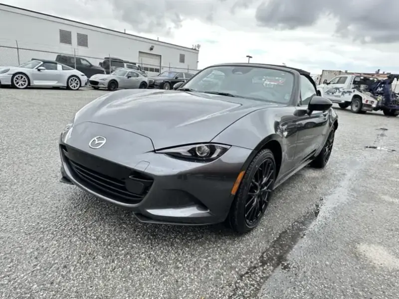 2025 Mazda MX-5 с пробегом 100 км