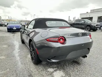 2025 Mazda MX-5 с пробегом 100 км