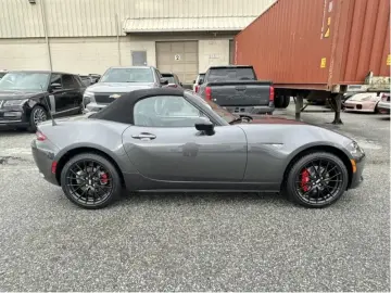 2025 Mazda MX-5 с пробегом 100 км