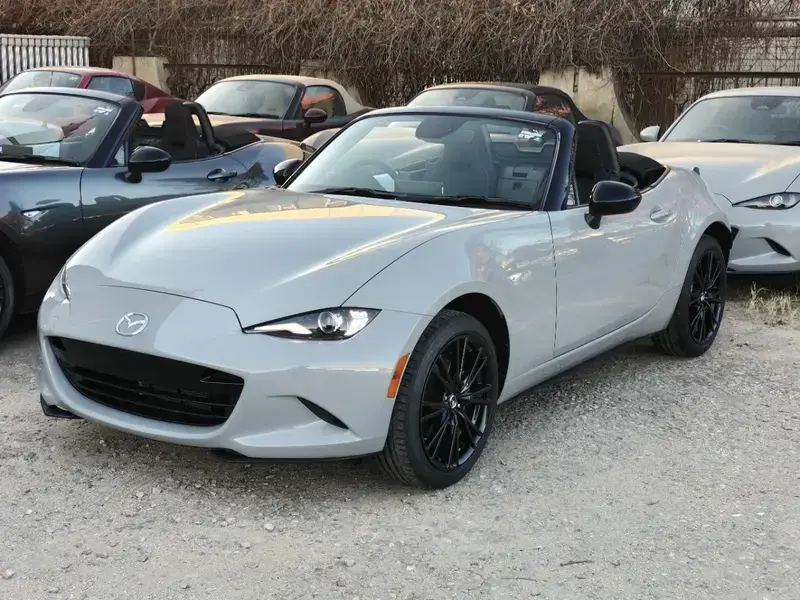 2025 Mazda MX-5 с пробегом 100 км