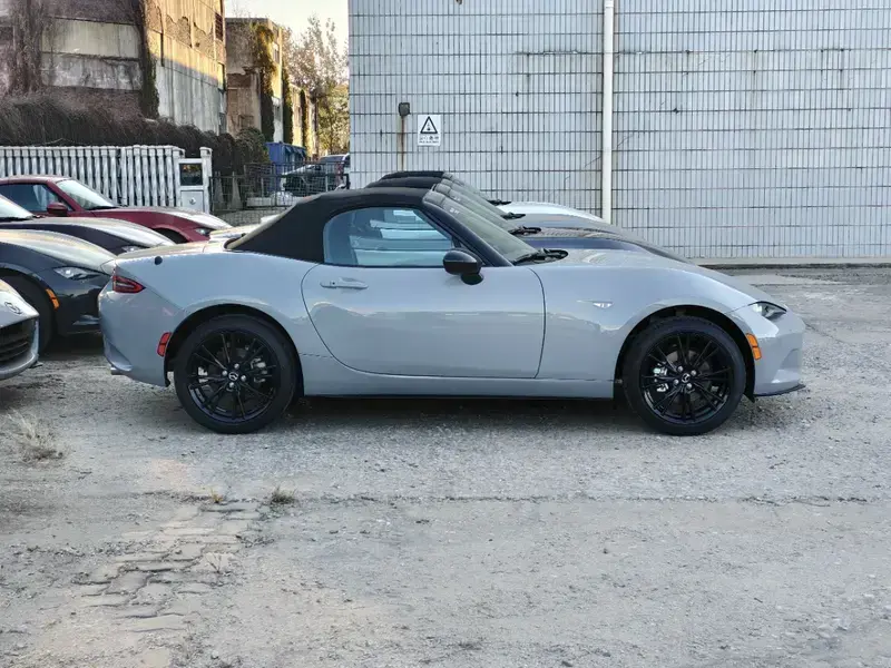 2025 Mazda MX-5 с пробегом 100 км