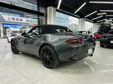 2025 Mazda MX-5 с пробегом 100 км