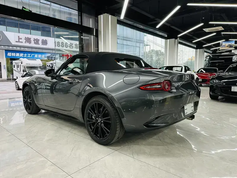 2025 Mazda MX-5 с пробегом 100 км