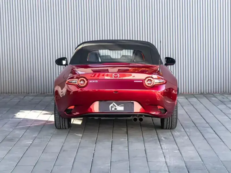 2025 Mazda MX-5 с пробегом 300 км