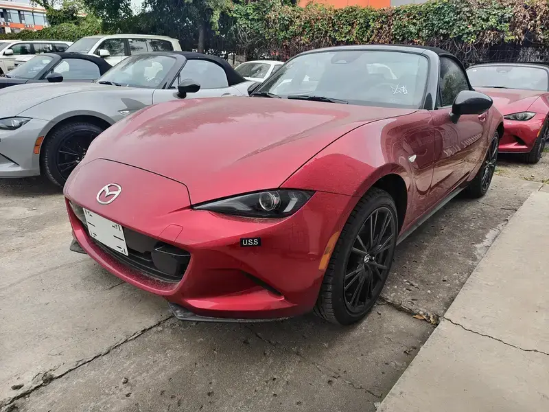 2025 Mazda MX-5 с пробегом 100 км