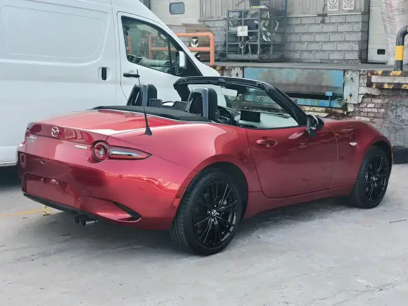 2025 Mazda MX-5 с пробегом 100 км