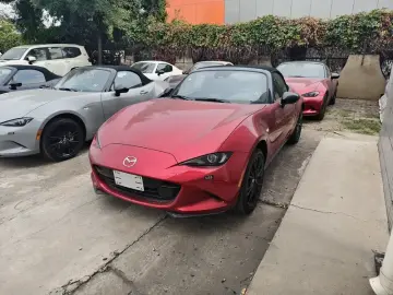 2025 Mazda MX-5 с пробегом 100 км