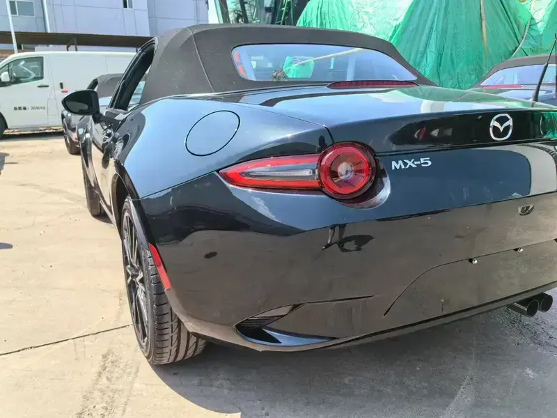 2025 Mazda MX-5 с пробегом 100 км