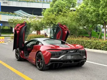 2023 McLaren Artura с пробегом 13 000 км
