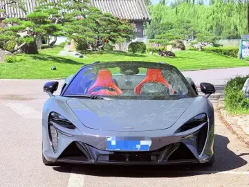 2025 McLaren Artura с пробегом 13 000 км