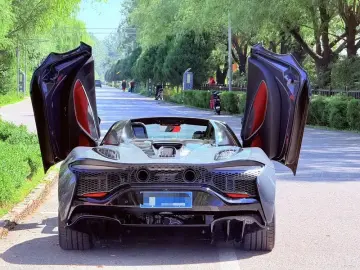 2025 McLaren Artura с пробегом 13 000 км