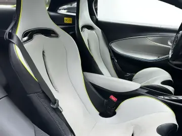2023 McLaren Artura с пробегом 3 800 км