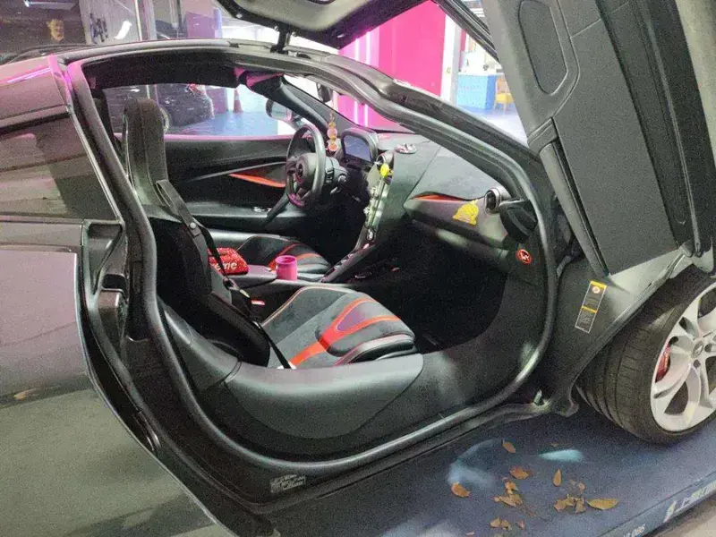 2019 McLaren 720S с пробегом 18 000 км