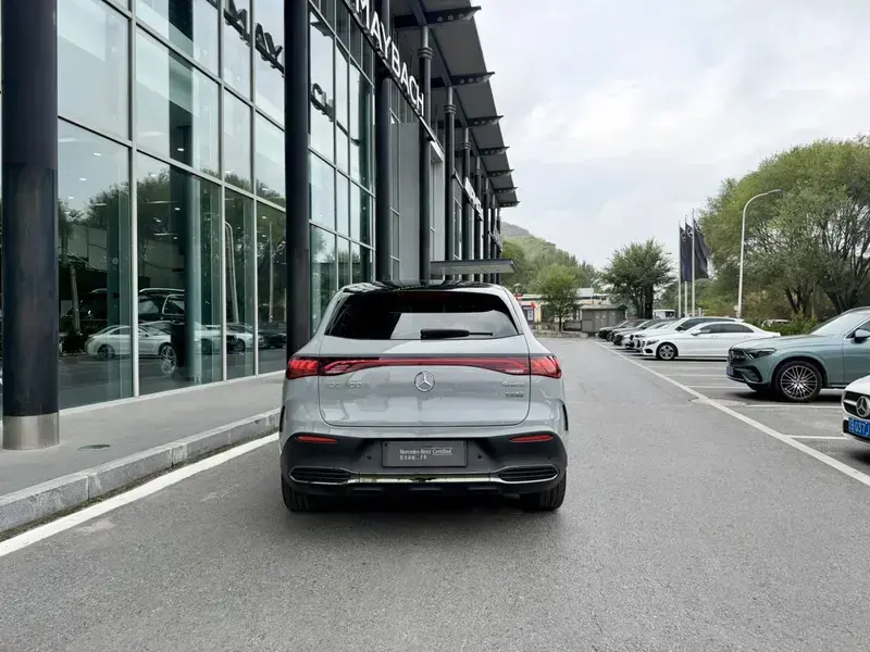 2023 Mercedes-Benz EQE SUV с пробегом 26 600 км