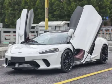 McLaren GT