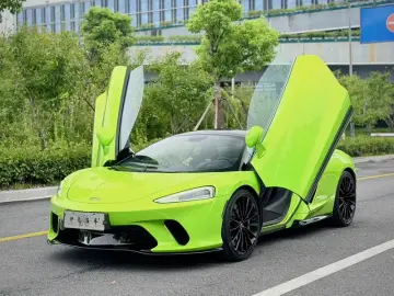 McLaren GT