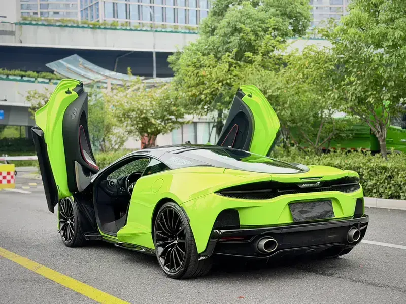 2023 McLaren GT с пробегом 20 000 км