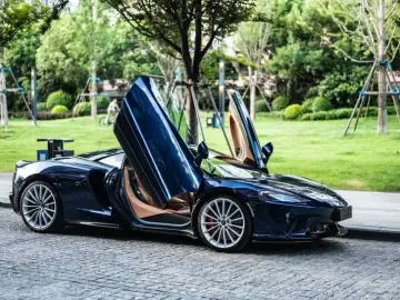2023 McLaren GT с пробегом 10 000 км