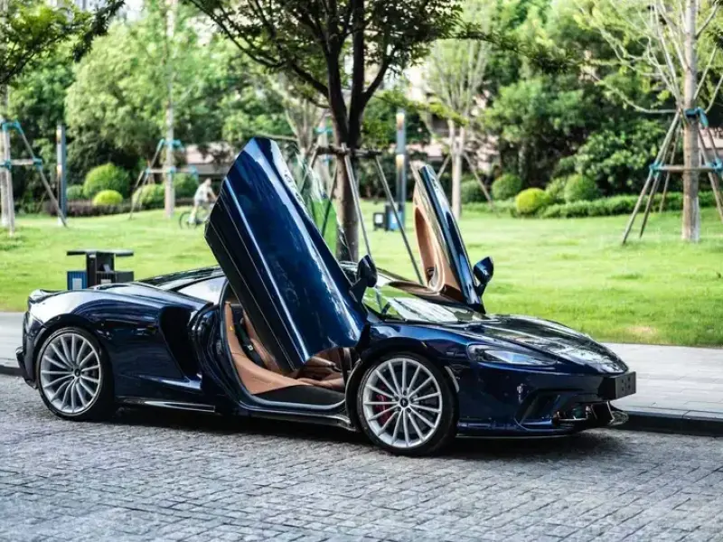 2023 McLaren GT с пробегом 10 000 км