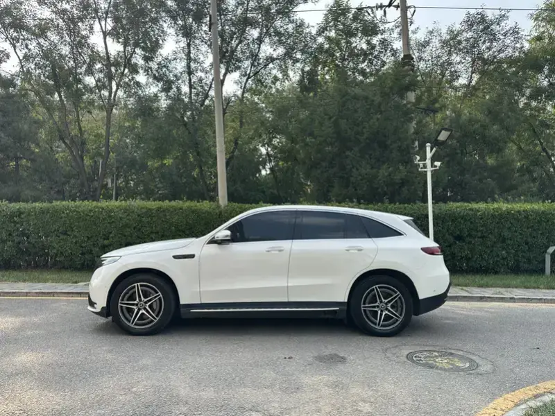 2021 Mercedes-Benz EQC с пробегом 86 000 км