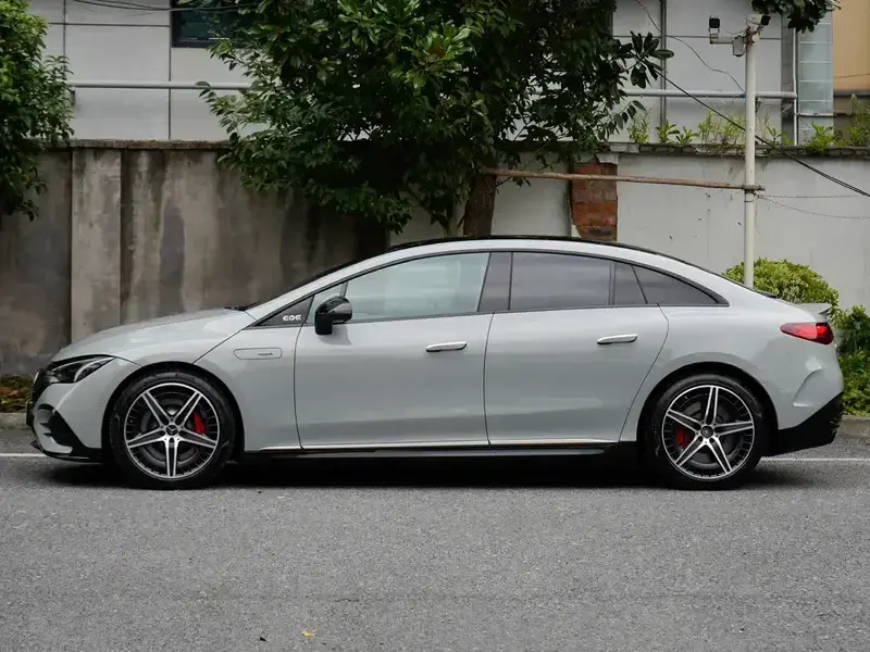 2023 Mercedes-Benz EQE AMG с пробегом 3 000 км