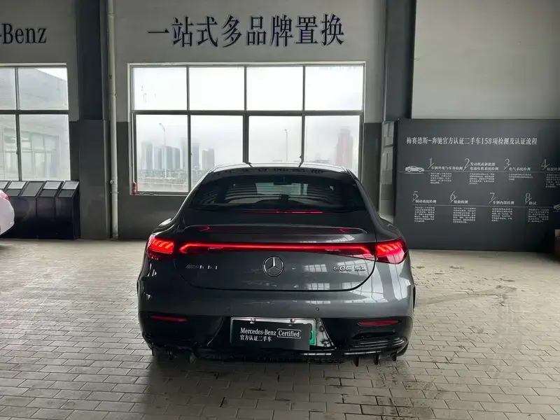 2023 Mercedes-Benz EQE AMG с пробегом 30 000 км