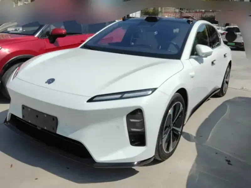 2025 Nio ET5 с пробегом 17 000 км