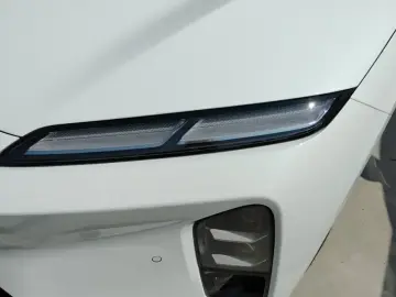 2025 Nio ET5 с пробегом 17 000 км