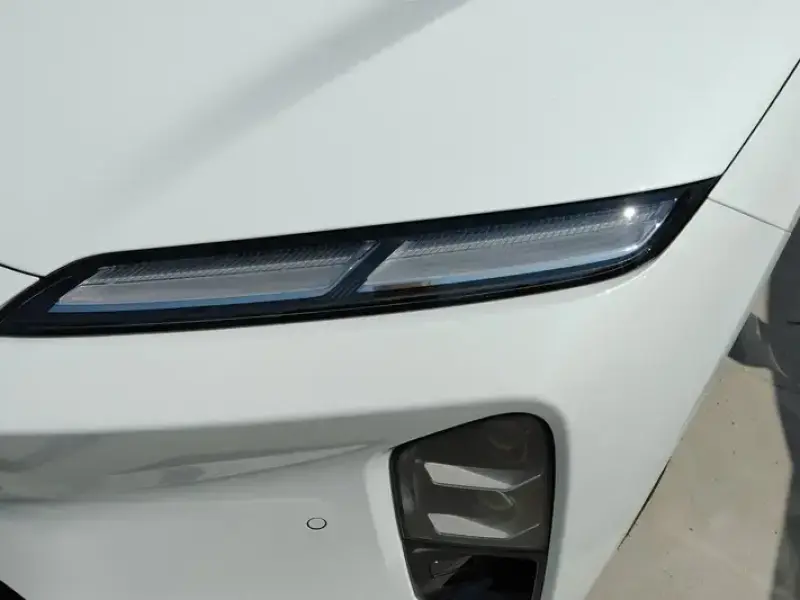 2025 Nio ET5 с пробегом 17 000 км